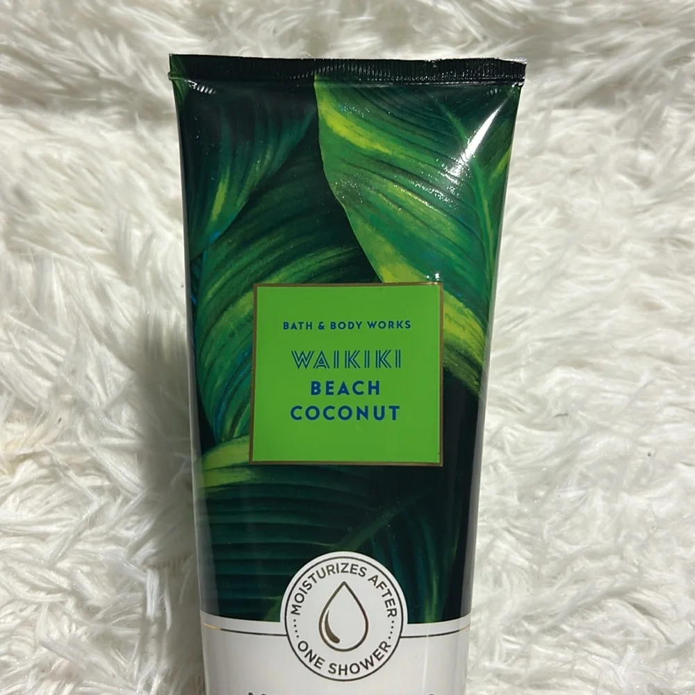 Bath & Body Works Waikiki Beach Coconut Moisturizing Body Wash NEW